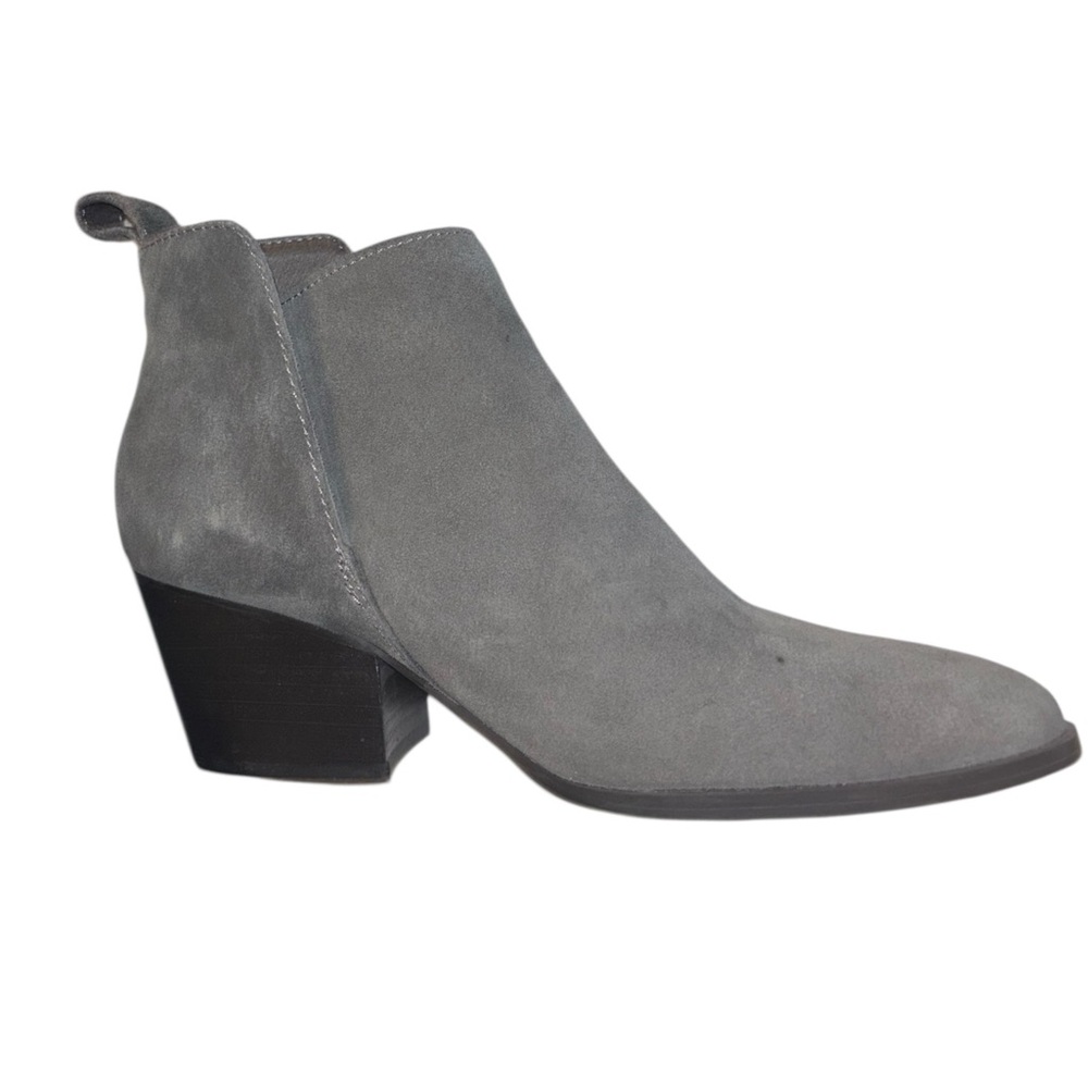 Dolce Vita Daylon suede booties in gray